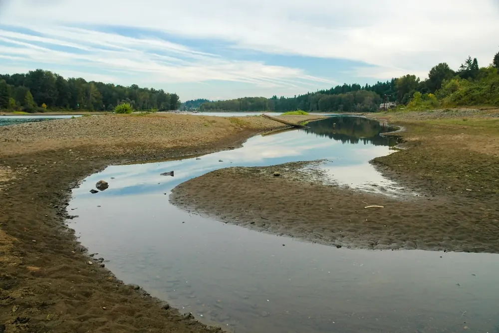 Shallow channel and sandbars along the Willamette River at Mary S. Young State Park, West Linn